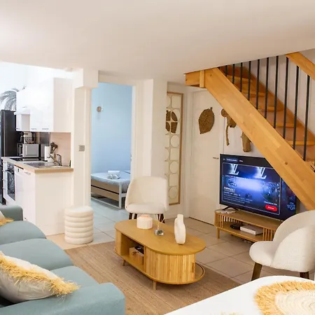 Duplex Carre D'or Au Calme Sur Cour 100m De La *